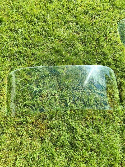 Parbriz+ luneta Volga gaz 21