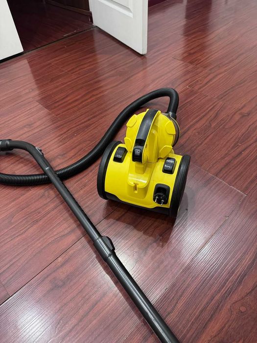 Продам Пылесос KARCHER