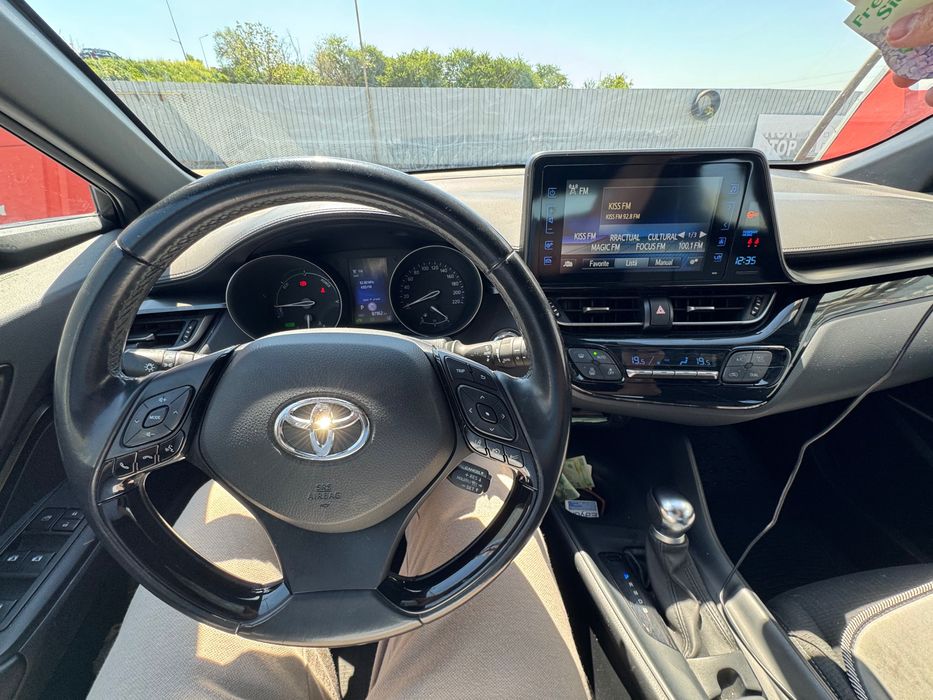 Vand TOYOTA C-HR 1.8 HSD hybrid 2019/ cutie auto CVT / 98cp / 4x2