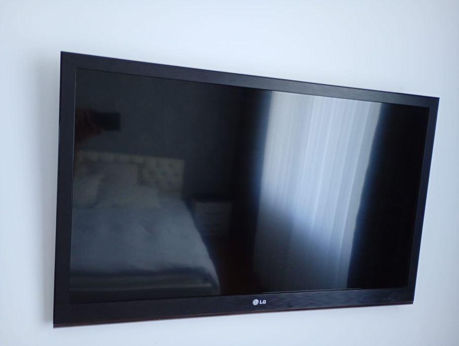 Vând tv LG de 108cm