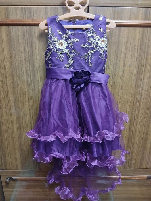 Продается  нарядное платье