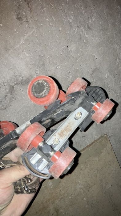 Продается ролики для детей и коньки