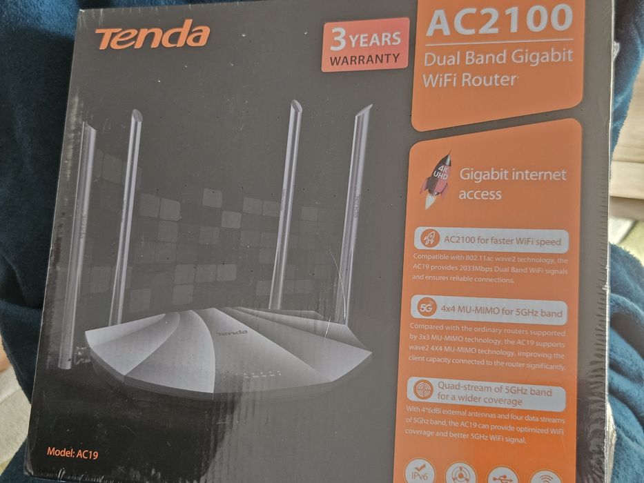 Router Tenda AC19
