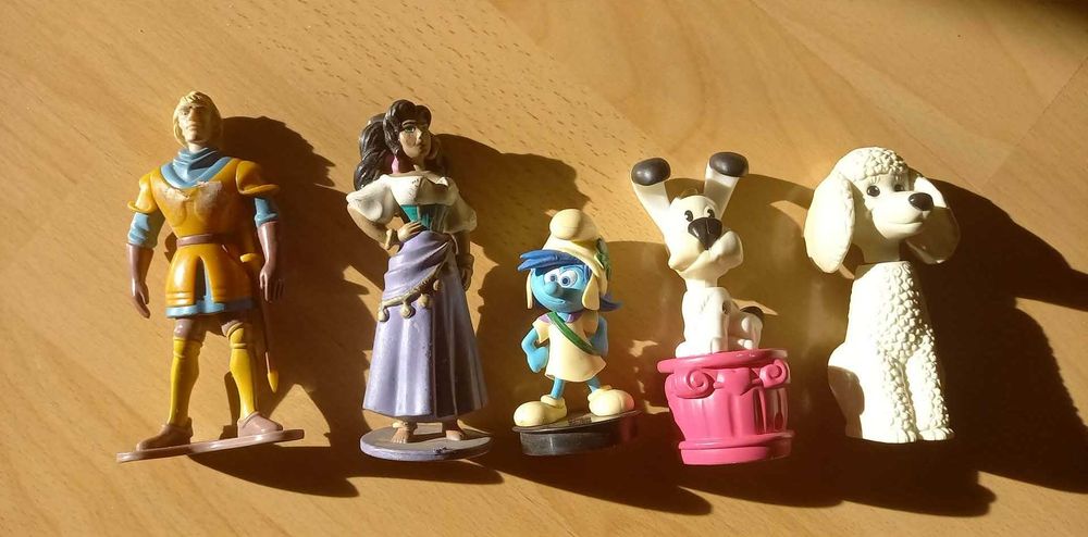 Продавам статуетки, фигурки от филми играчки Mcdonalds.