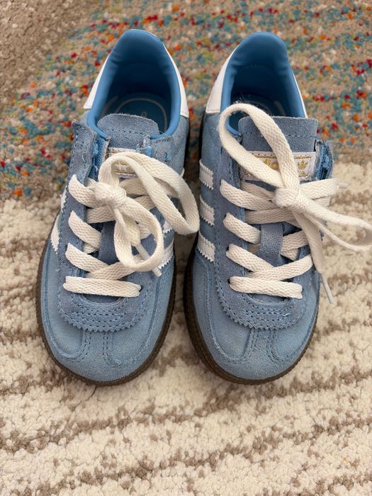 Обувки adidas 25