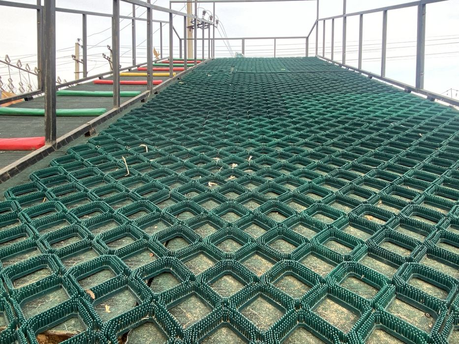 горка аттракцион, каток, карусель