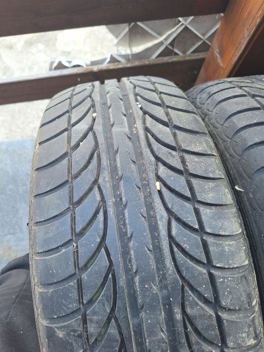 Vând cauciucuri în stare foarte bună