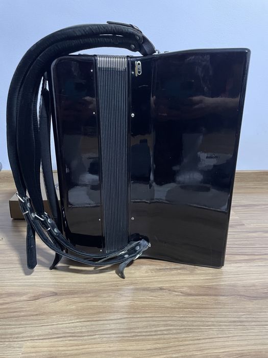 Acordeon Sorrento 120 bași