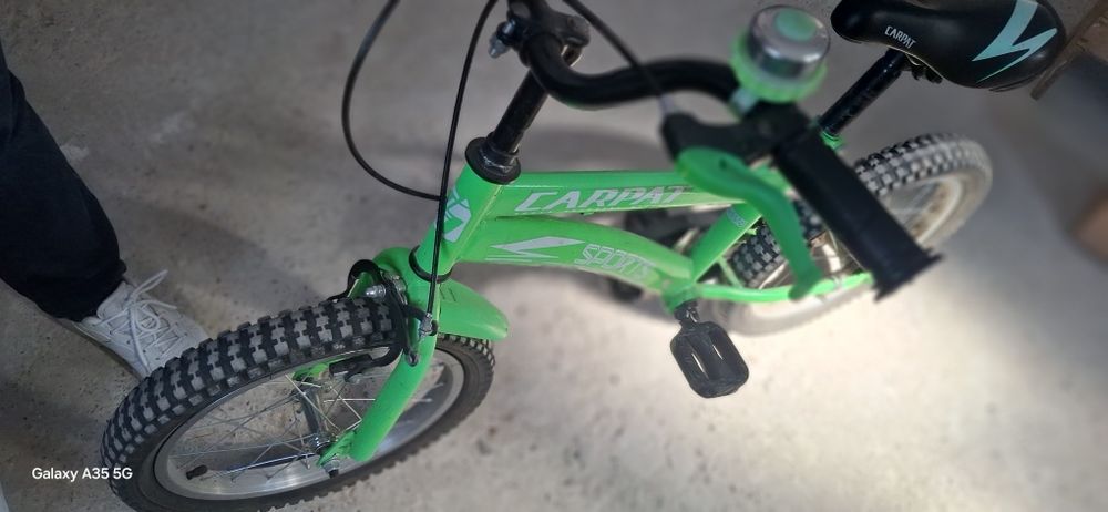 Vând bicicleta copii maxim 9 ani