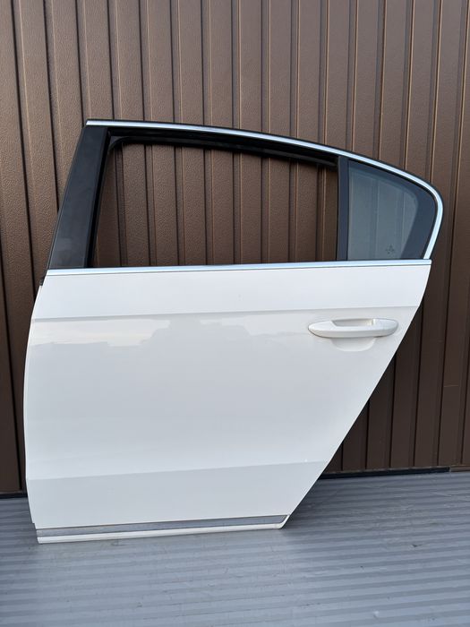 Usa st spate vw Passat B7•Limuzina • cod de culoare LB9A•2011-2015•