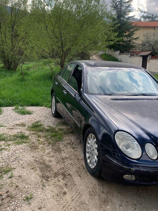 Мерцедес Е270 автоматик 2003г