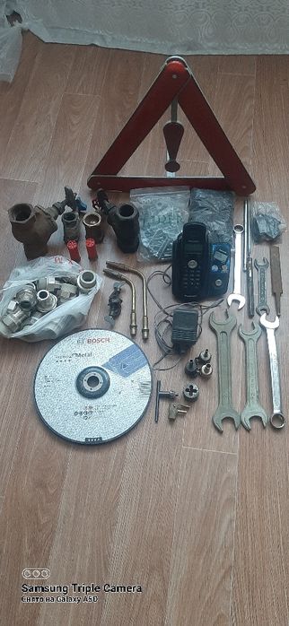 Продаются отрезные диски бош и мелочевка