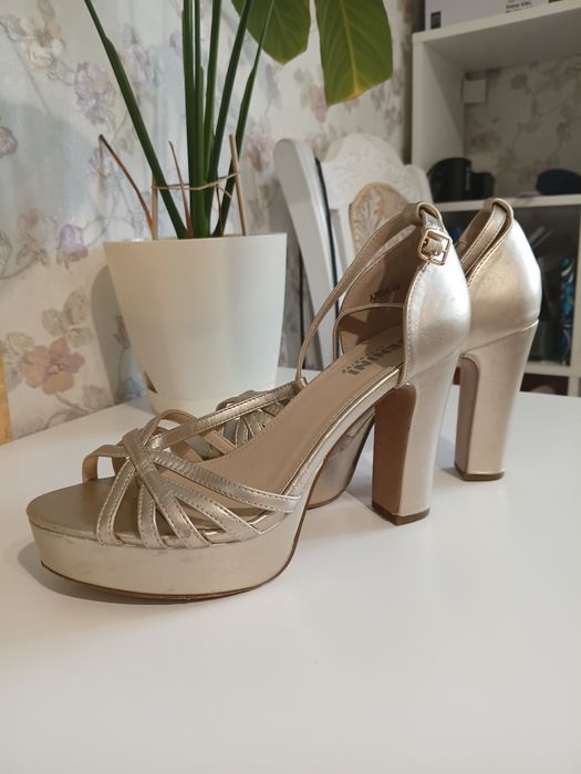 Туфли женские 39 размер