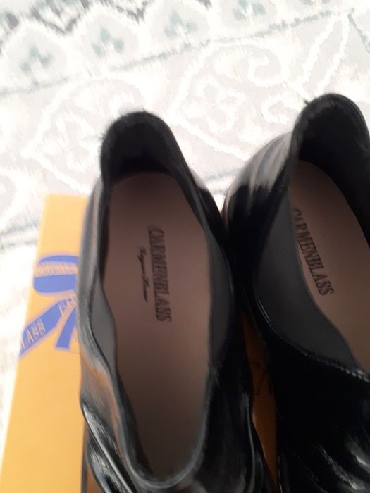 Продам ботинки лак. кожа