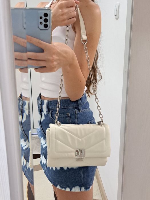 Продавам елегантна чанта Bershka