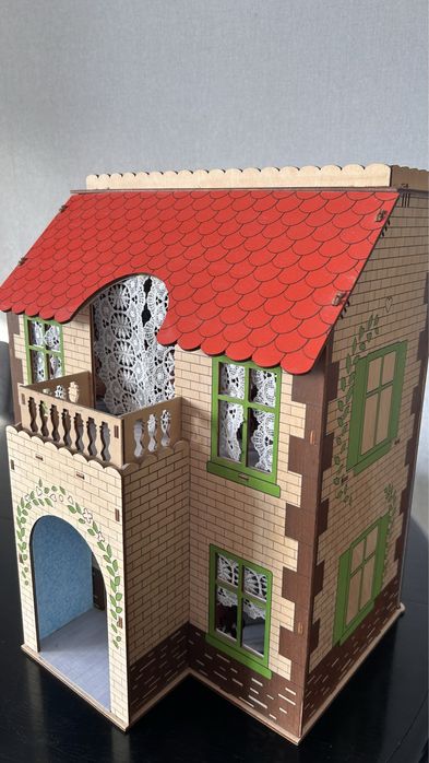 Домик кукольный