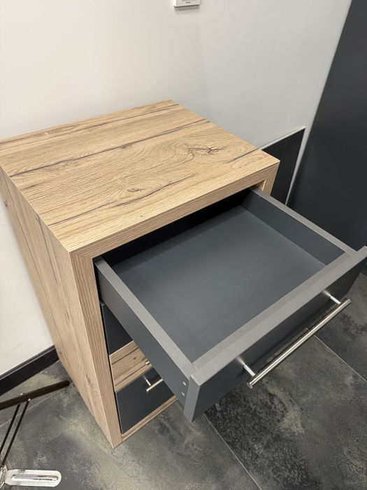 Фризьорски Шкаф за екстеншъни и шкаф с чекмеджета