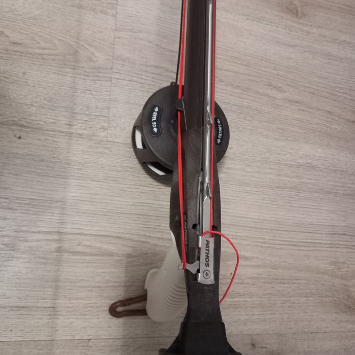 Продавам харпун  patos Saragos Evo Pro 82.  с мака  Evo 50 м