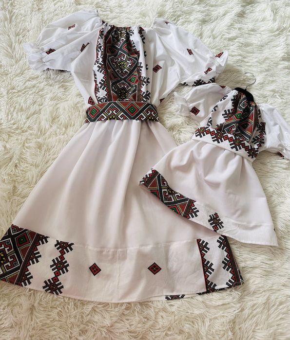 Еднакви Рокли за майка и дъщеря с нородни мотиви / нородна носия