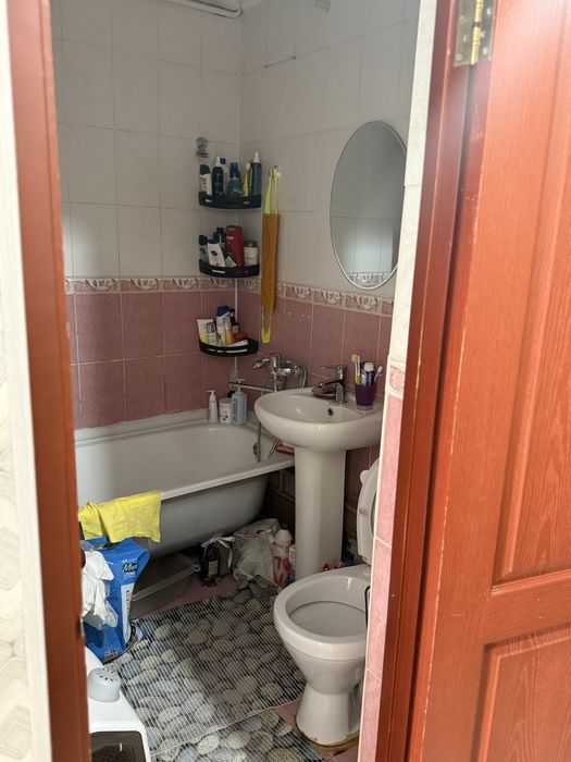 Продаю 2-х комн квартиру.