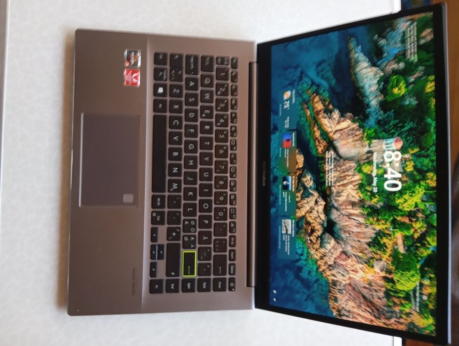 Laptop asus VivoBook RYZEN