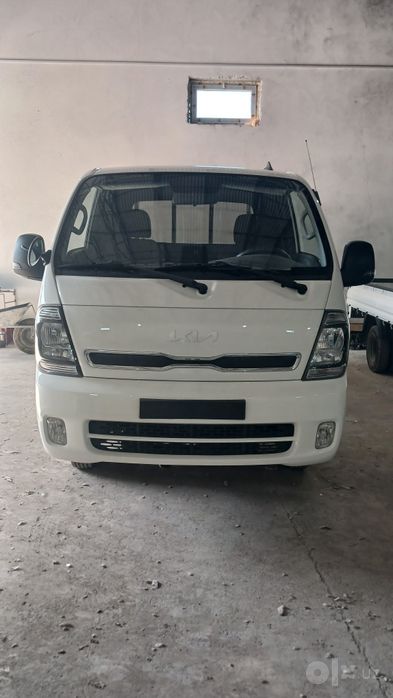 KIA bongo sotiladi