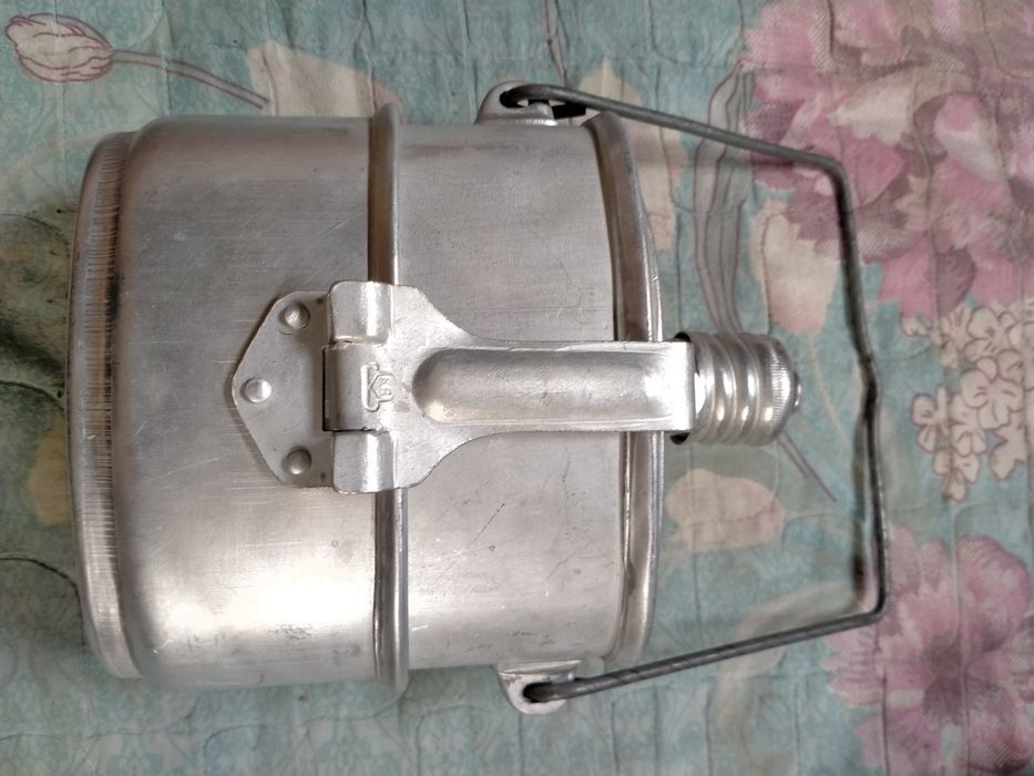 Продам бинокль. С походной Фляжкои.