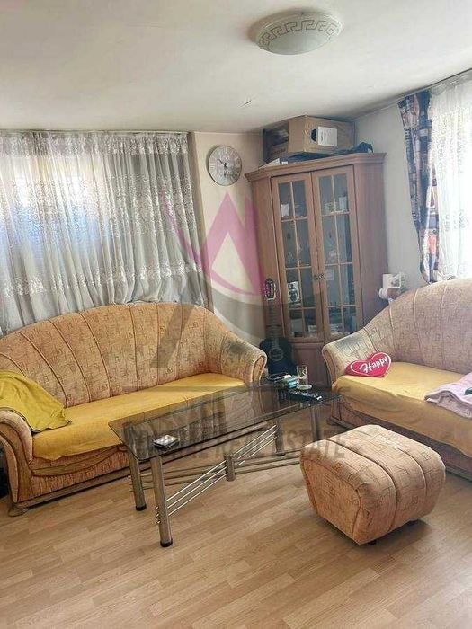 Дава се под наем Тристаен апартамент в Варна, Цветен квартал - 68 кв.м за 358 € - Снимка #2