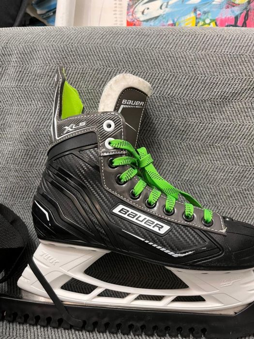 Продам коньки bauer xls