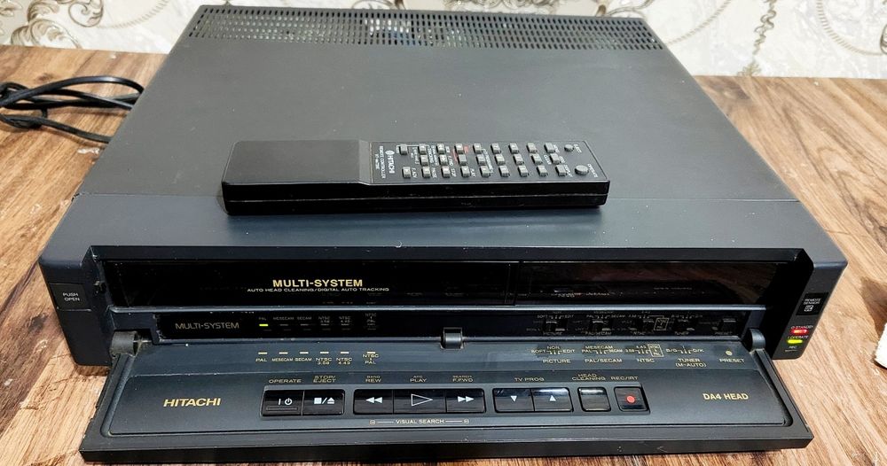 видеомагнитофон Hitachi