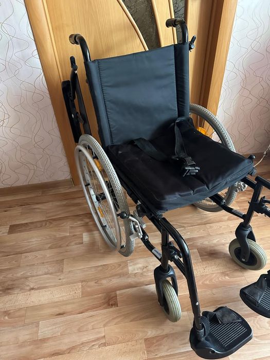 Инвалидное кресло
