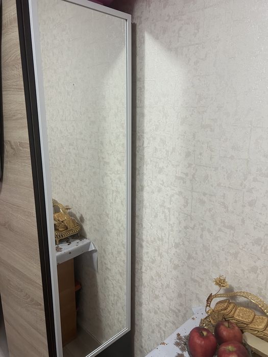 Настенная зеркало