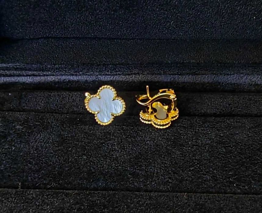 Златни дамски обеци, Vintage Alhambra earrings, Van Cleef & Arpels VCA