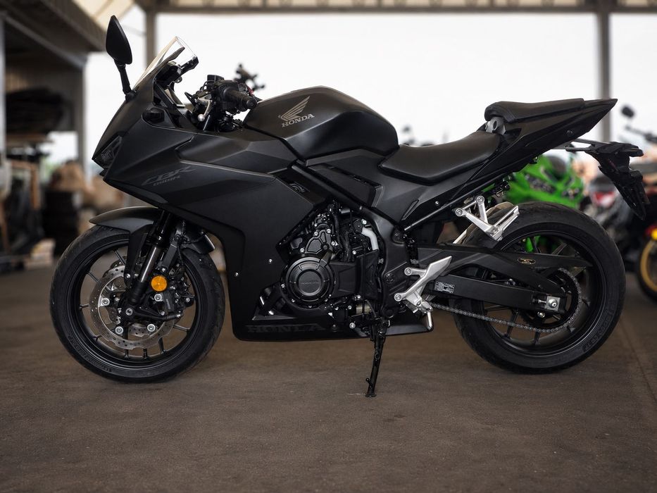 Honda CBR400R. .