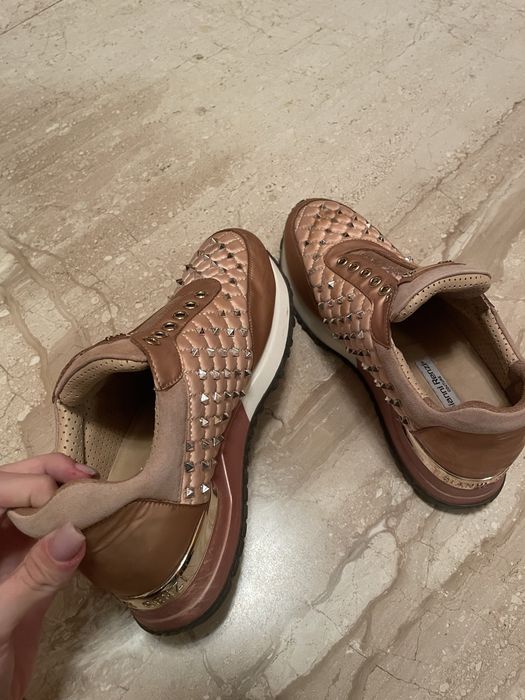 Обувки р розов цвят с капси