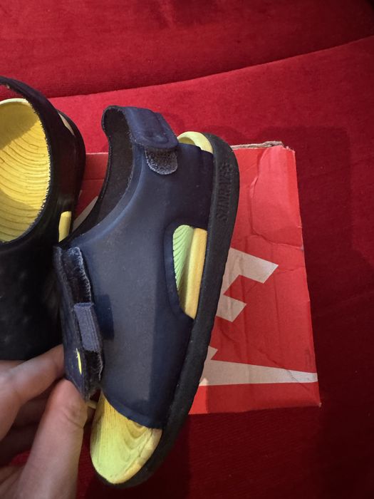 Детски дрехи 9-12м и обувки 25н