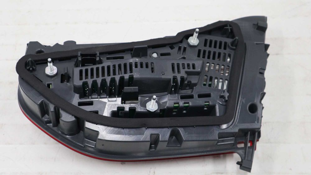 Ляв вътрешен стоп БМВ Г11 Г12 Ляв стоп заден капак БМВ Г11 Г12