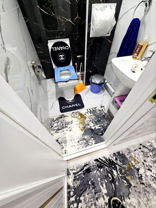 Бухара Сити,  3 этаж 2 хоналик квартира срочно арендага берилади