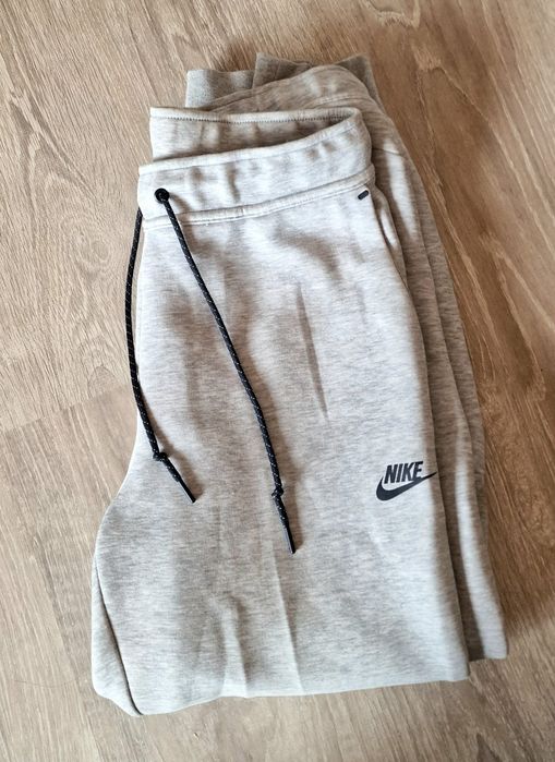 Оригинално долнище Nike M р-Р