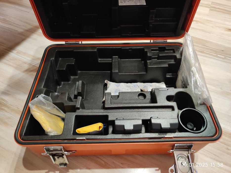 тахеометр японский. Sokkia set4b