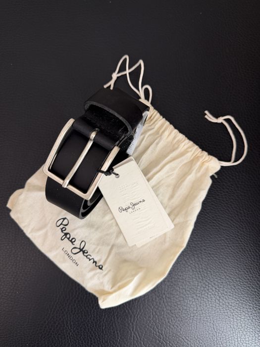 Черен мъжки колан