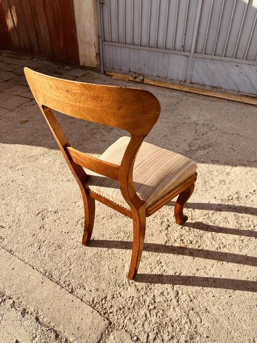 Антикварен стол от началото на ХХ век – масивно дърво