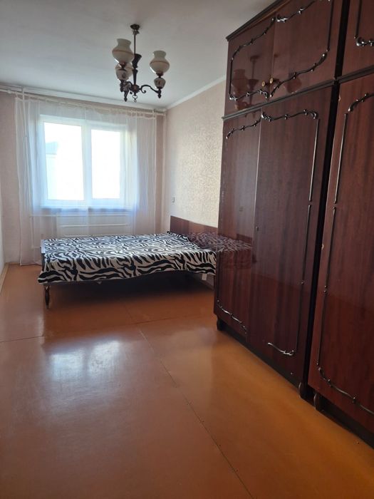 Продам 2к р-н Достык Молла 2/5