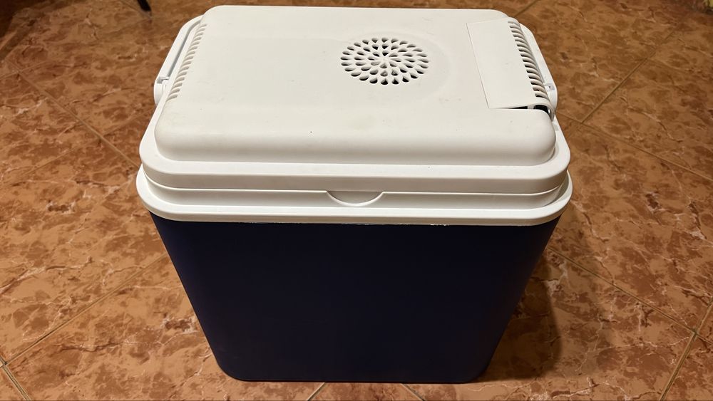 Хладилна чанта 30 L  12V