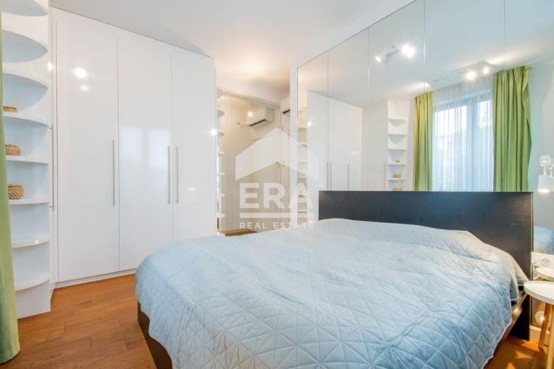 Елегантен тристаен апартамент на ул. 6-ти Септември - Жълтите павета