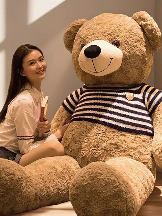 Плюшевый мишка 200 см в девушке