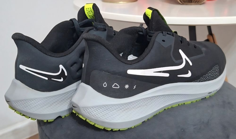 Nike  Air Zoom Pegasus 39 Shield