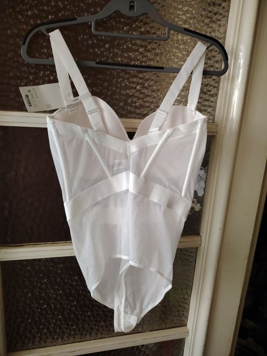 Ново Боди/бельо DKNY  34DD