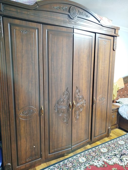 Yotoq hona toʻplami sastayanasi yaxshi oladigan odam koʻrib osa boladi