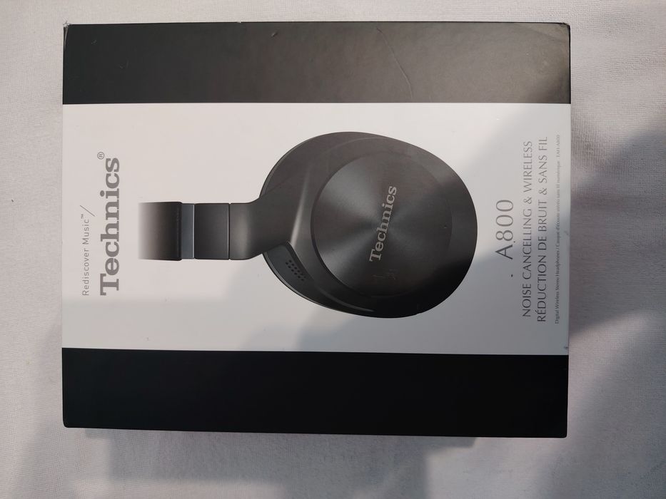 Casti Technics EAH-A800E-K, ca noi